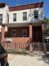 Building Photo - 271 Vermont St