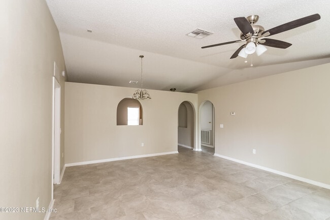 Building Photo - 3214 Garden Acres Ct E