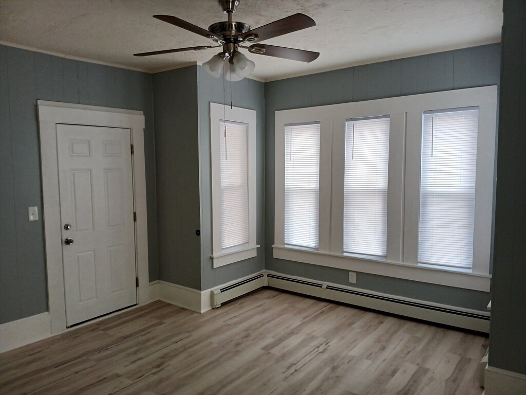 Foto principal - 599 Cottage St