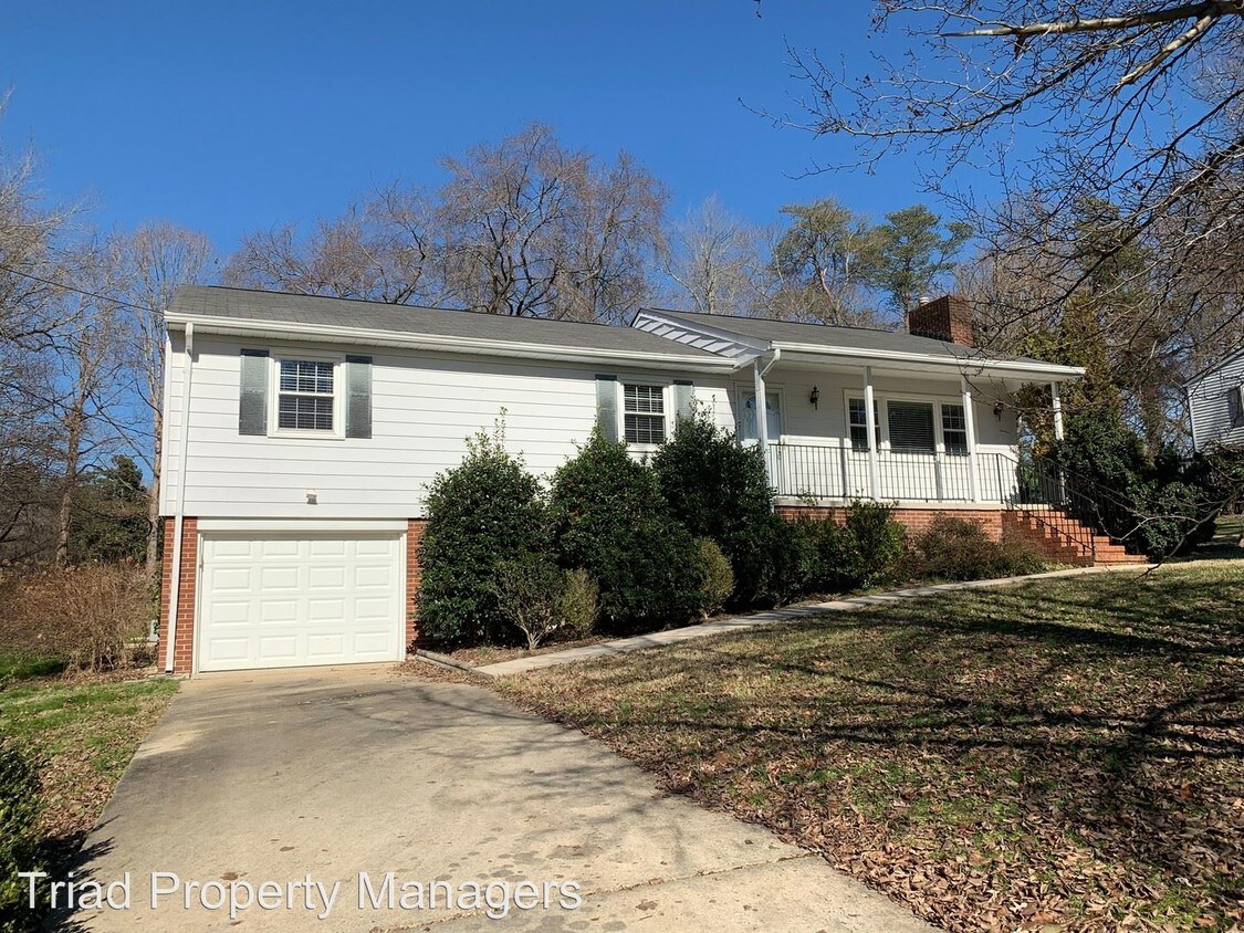 Primary Photo - 3 br, 2 bath House - 4012 Sedgewood Lane