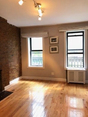 Primary Photo - 412 E 78th St