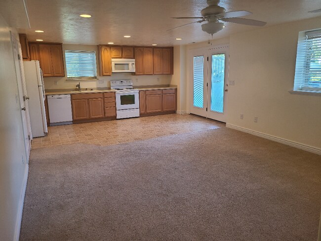 Building Photo - 3049 N 1050 W