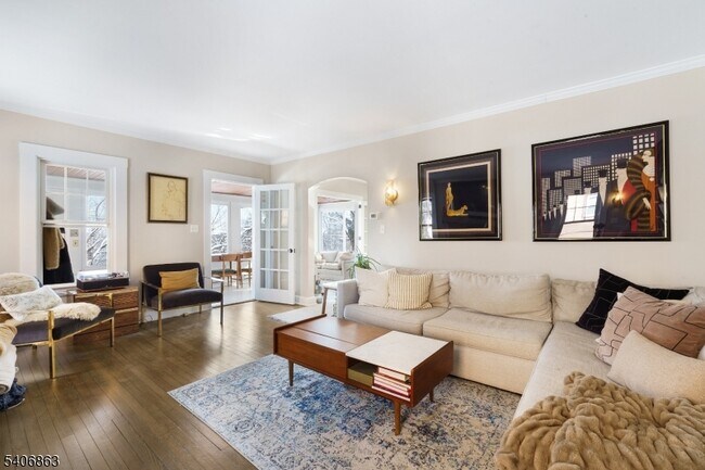 Foto del edificio - 11 Longview Trail E