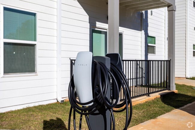 Cargadores Tesla - Hogans Ridge Apartments