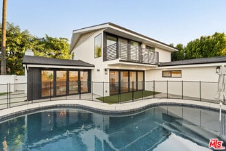 Building Photo - 15655 Castlewoods Dr