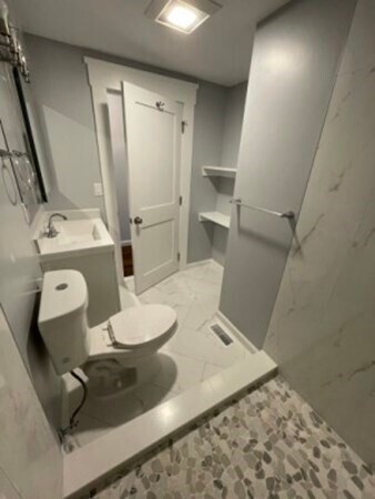 Foto del edificio - 35 Raymond Ave
