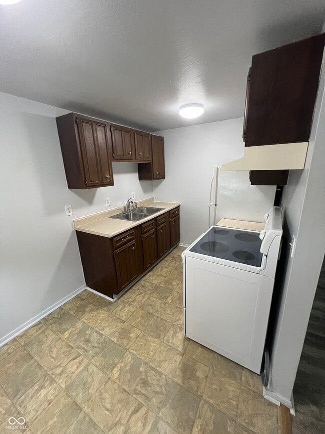 Building Photo - 306 Meadow Ave