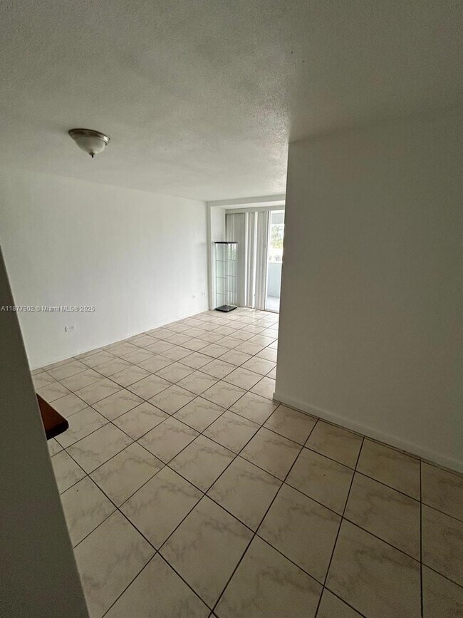Foto del edificio - 7545 E Treasure Dr