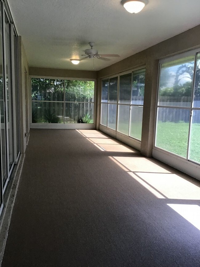 Building Photo - Spacious 3/2/2 near Tradition and 95
