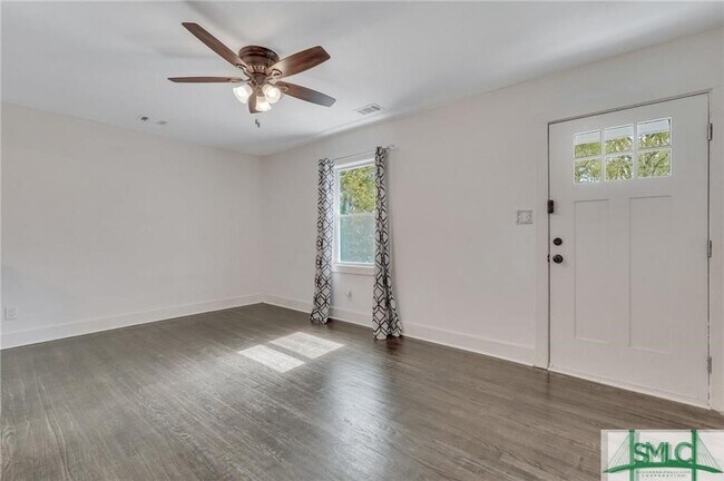 Foto del edificio - 1620 E 34th St