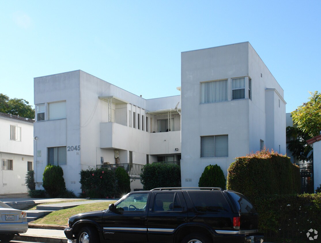 Building Photo - 2045 S Sherbourne Dr