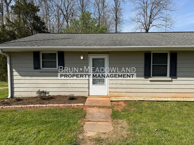 Foto del edificio - 5200 John Hall Rd