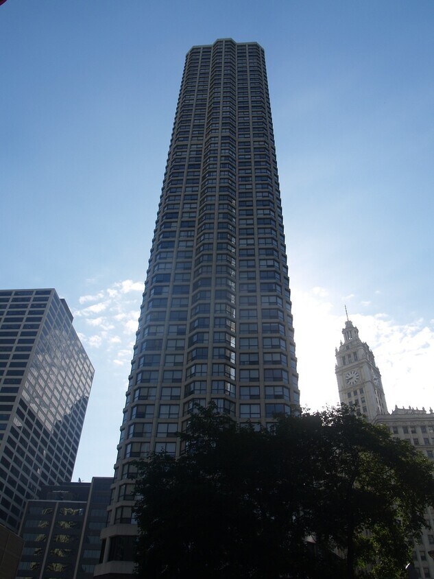 Primary Photo - 405 N Wabash Ave