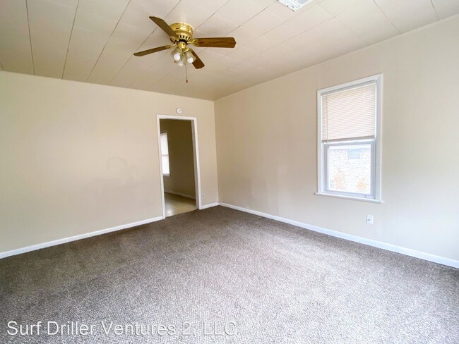 Building Photo - 3 br, 1 bath House - 918 N Willow Road, Ap...