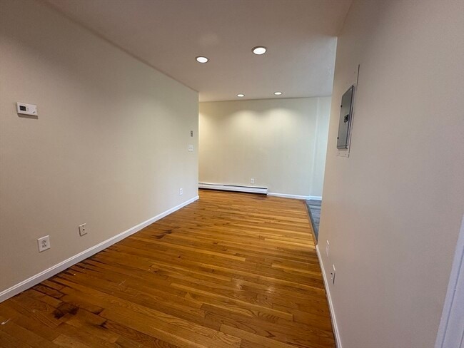 Building Photo - 6 Northey St
