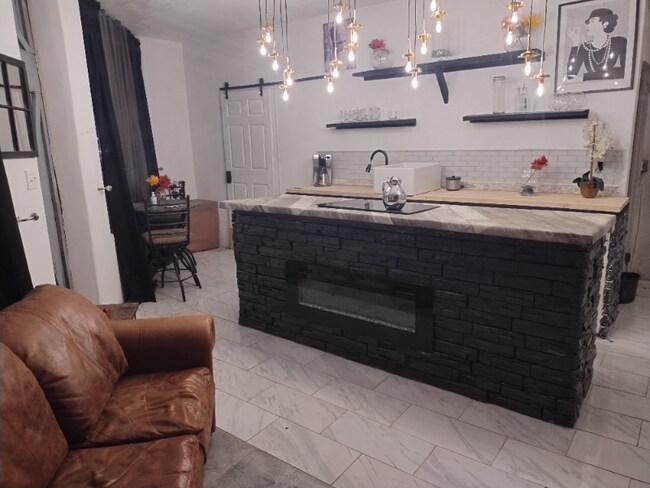 Foto del edificio - 2120 N Broadway