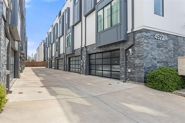 Foto principal - 4522 Deere St