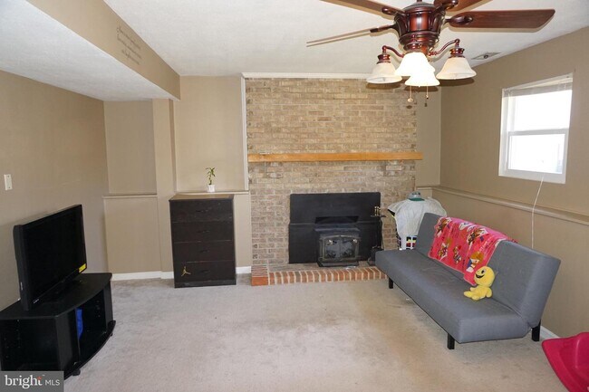 Building Photo - 12525 Spring Dr