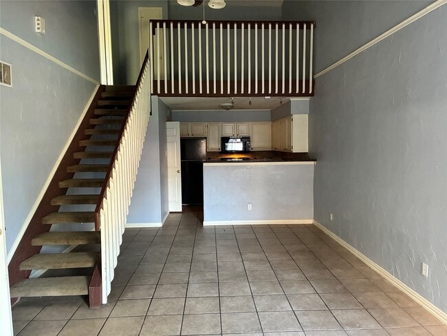 Building Photo - 200 Pecan Dr
