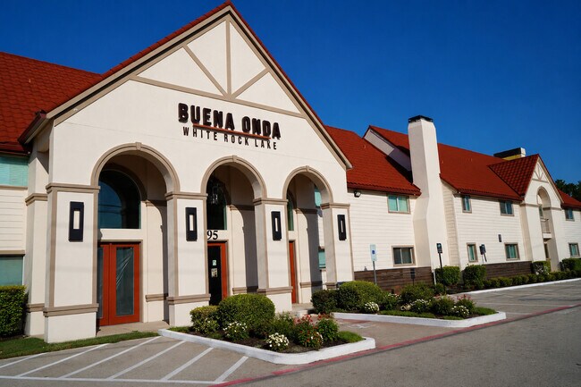 Foto del edificio - Buena Onda at White Rock