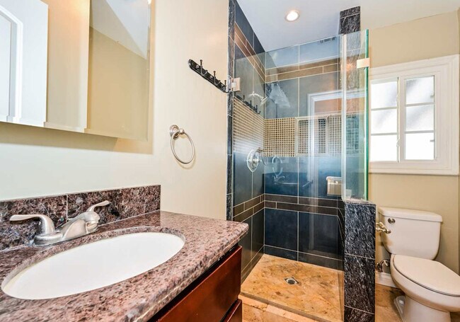 Foto del edificio - 1779 Rosewood Rd