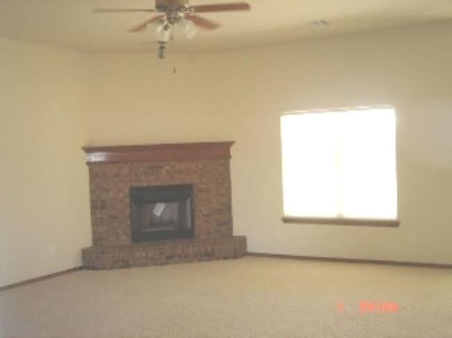 Foto del edificio - 3 bds/2 ba - Moore Schools