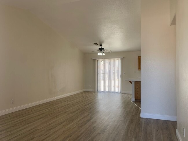Building Photo - Single Story 3 Bedroom Home for Rent