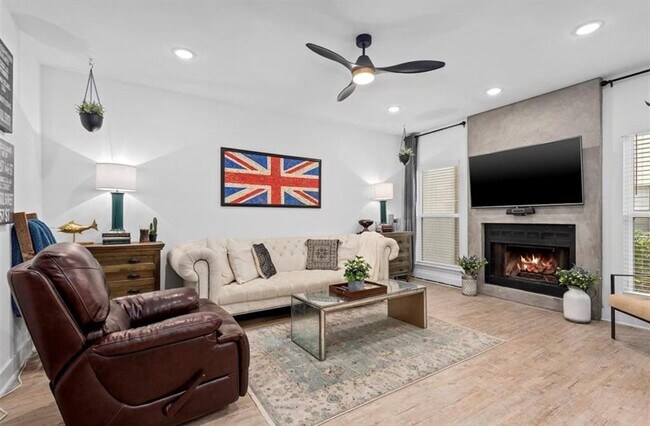 Building Photo - 2460 Bering Dr