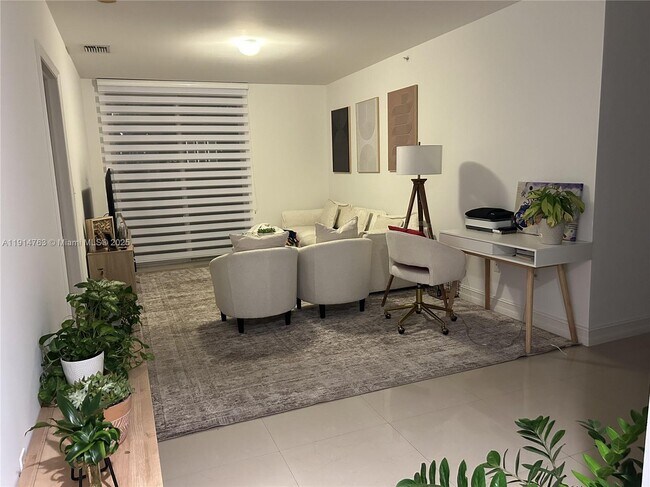 Foto del edificio - 2501 Douglas Rd