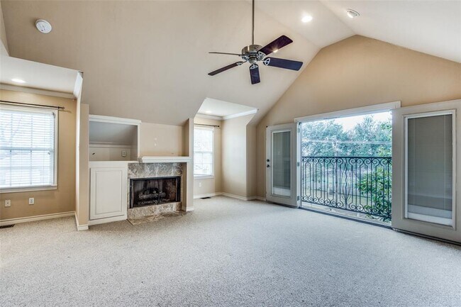 Foto del edificio - 3445 Lovers Ln