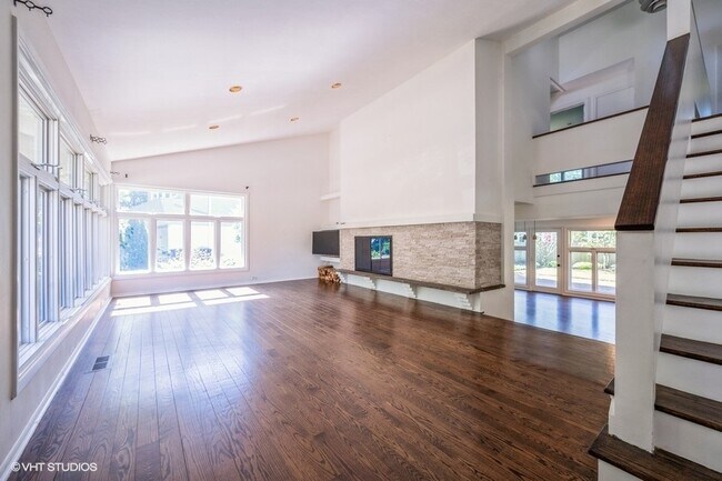 Foto del edificio - 558 Sunset Ln