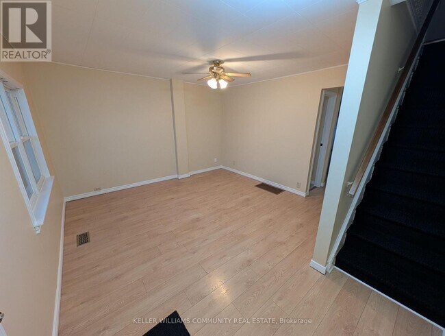 Photo du bâtiment - 1013 High St