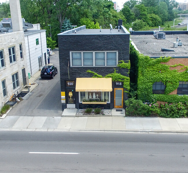 Building Photo - 918 N Main St
