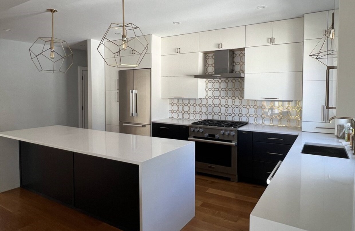 Primary Photo - 75 Greenough St
