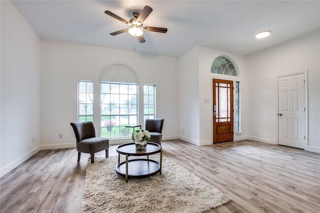 Foto del edificio - 3306 Ashleaf Dr