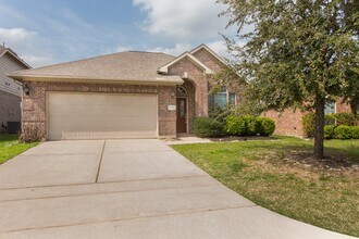 Building Photo - 10206 N Pine Ivy Ln