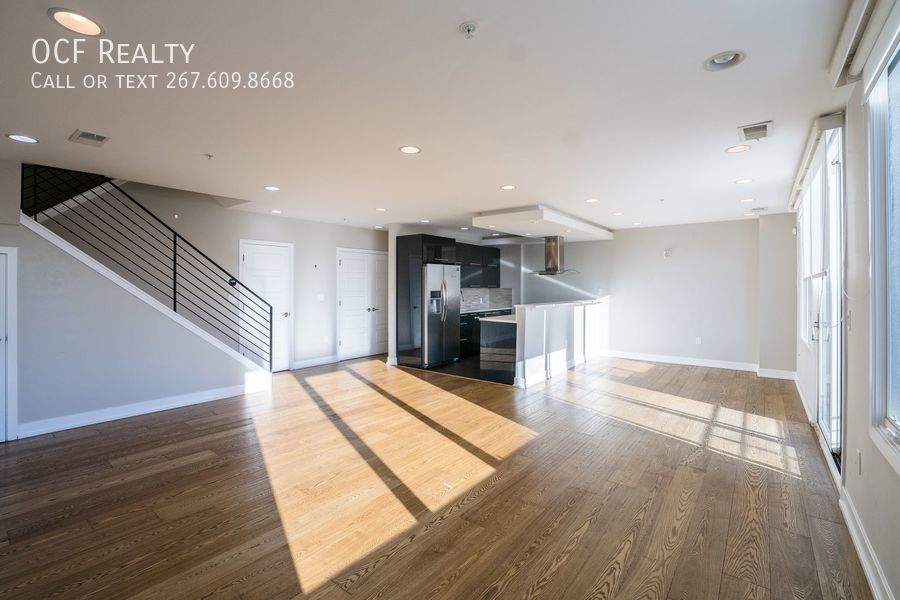 Primary Photo - Northern Liberties Two Bedroom / Two and a...