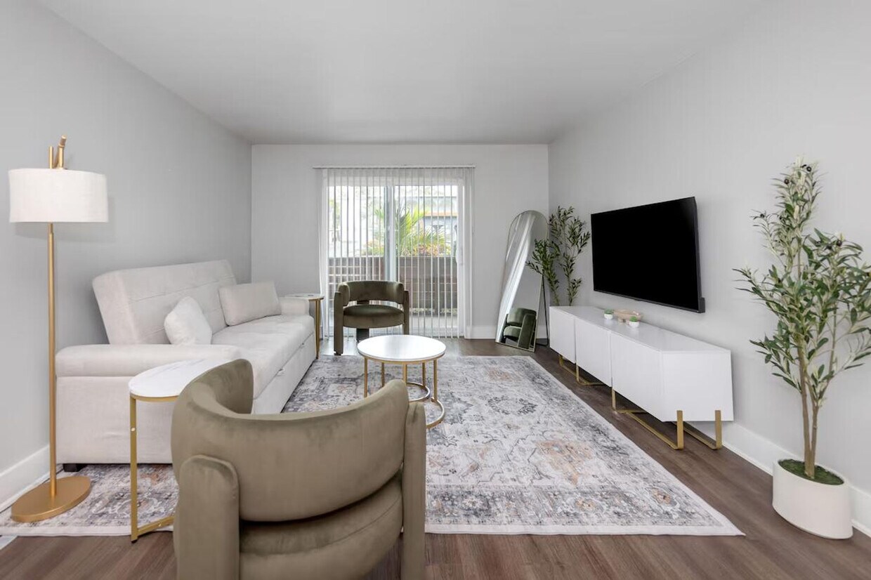 Primary Photo - 4301 W Cleveland St