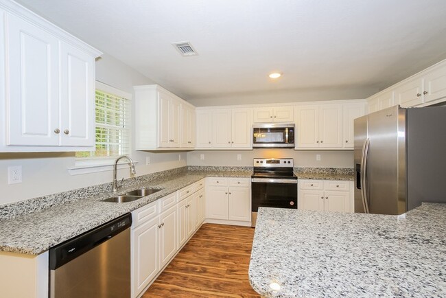 Building Photo - Cute 3 Bedroom!