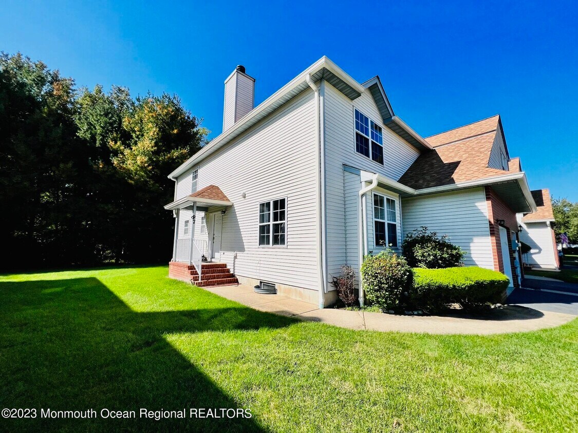 87 Drew Ct, Manalapan Township, NJ 07726 Condo for Rent in Manalapan