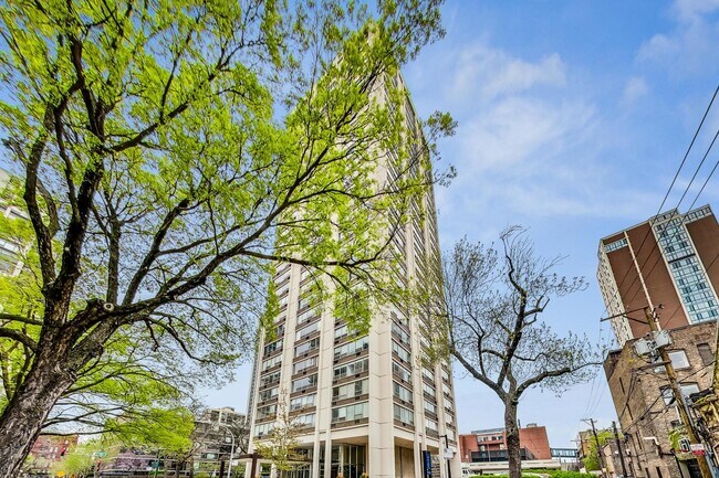 Building Photo - 70 W Burton Pl