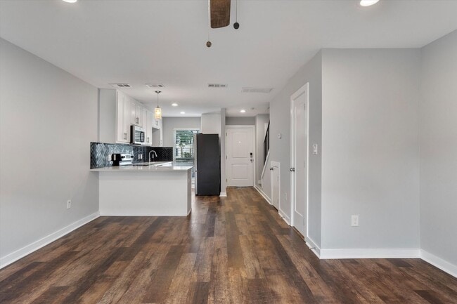 Foto del edificio - 3810 Southway Dr