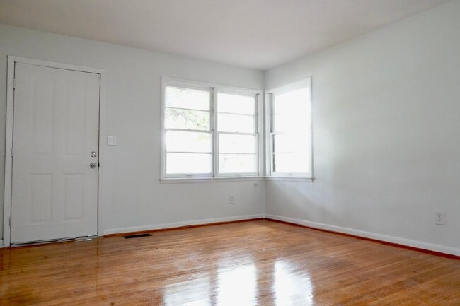 Building Photo - 1608 1st St NW