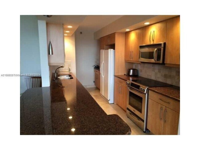 Foto del edificio - 19355 Turnberry Way