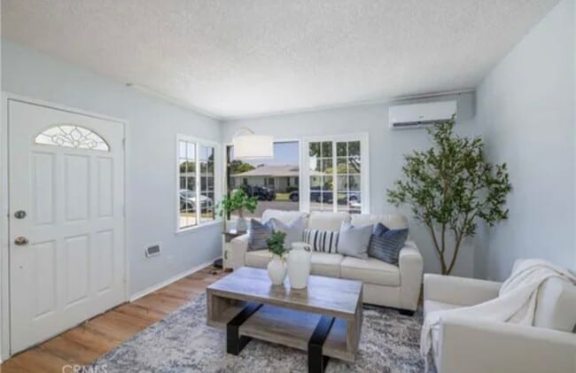 Photo - 12108 Dunrobin Ave House