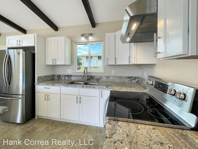 Building Photo - 3 br, 1.5 bath House - 2450 Kilauea Ave.
