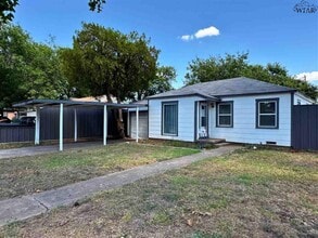 Building Photo - 100 Lilac Ln