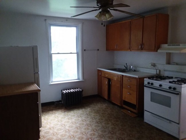 Building Photo - 209 Giffin Ave
