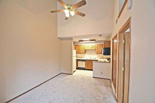 Building Photo - Condo