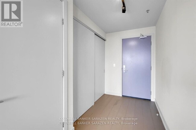 Building Photo - 203-1203 Catherine St